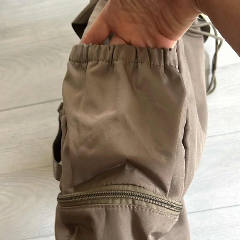 NWT Beyond Yoga Convertible Gym Bag Backpack Tote Bag Taupe Neutral‎ Birch